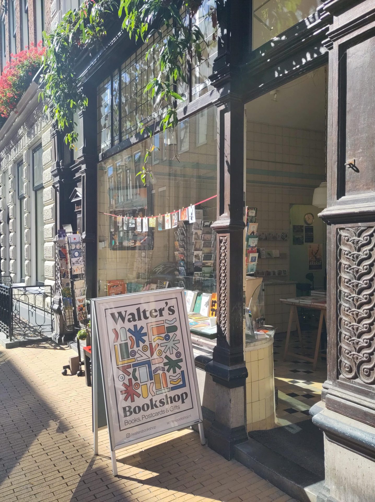 Walter's Showcase Walter's Bookshop Boekhandel Groningen Boekwinkel Bookstore